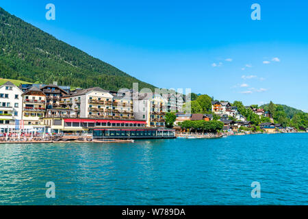 ST. WOLFGANG, Österreich - Juli 10, 2019: Der Wolfgangsee ist einer der bekanntesten Seen im Salzkammergut resort Region Stockfoto