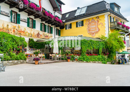 ST. GILGEN, Österreich - Juli 11, 2019: Sankt Gilgen ist ein Dorf in der nord-westlichen Ufer des Wolfgangsee im Salzkammergut resort Region. Stockfoto