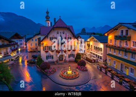 ST. GILGEN, Österreich - Juli 11, 2019: Das Rathaus (Town Hall) am Mozartplatz Im Zentrum von Sankt Gilgen Dorf Stockfoto