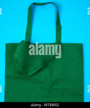 Leer grün ökologische Tasche aus Baumwolle mit langen Henkeln, Konzept der Vermeidung der Verwendung von Plastiktüten und Austausch mit Eco Stockfoto