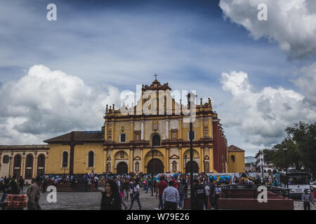 San Cristobal de las Casas, Chiapas/Mexiko - 21.07.2019: Kathedrale von San Cristobal de las Casas, Chiapas, Mexiko Stockfoto