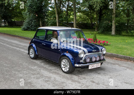 2001 Mini Motoring Classics, historics, Oldtimer-Motoren, Sammlerstücke; Lytham Hall Transport Show, Sammlung von Autos & Veteranen Fahrzeuge von gestern. Stockfoto