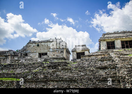 Palenque, Chiapas/Mexiko - 21/07/2019: Detail der archäologischen Pre hispanic Maya Stätte von Palenque in Chiapas, Mexiko Stockfoto