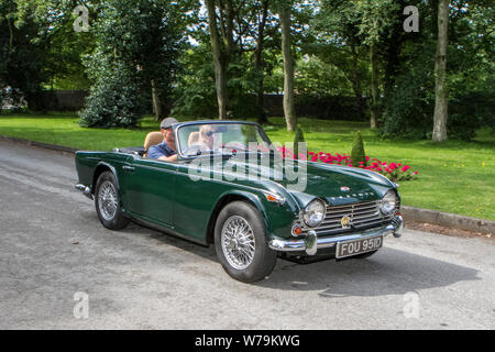 Motorisch Klassiker, historics, vintage Motoren und Collectibles 2019; Lytham Halle Verkehr zeigen, Sammlung von Autos & Oldtimer von gestern. Stockfoto