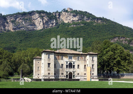 Trento/taly - Palazzo delle Albere, eine Villa aus dem 16. Jahrhundert - Festung in Trient vom Bischof errichtet - Fürsten Madruzzo Stockfoto