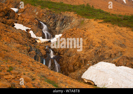 Wasserfall entlang Tableland Trail, Gros Morne National Park, Neufundland und Labrador, Kanada Stockfoto