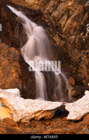 Wasserfall entlang Tableland Trail, Gros Morne National Park, Neufundland und Labrador, Kanada Stockfoto