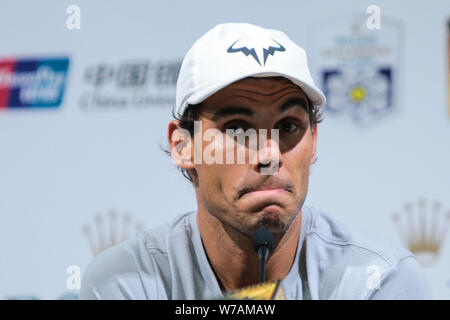 Spanischer Tennisspieler Rafael Nadal nimmt an einer Pressekonferenz nach dem Sieg über Jared Donaldson der Vereinigten Staaten in der zweiten Runde des Stockfoto