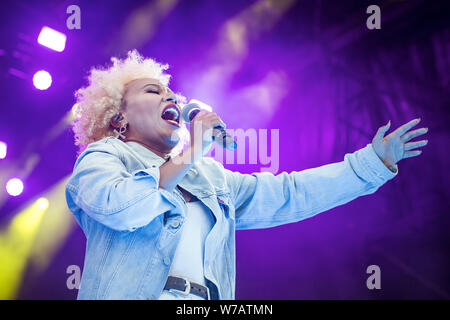 Brighton, UK. 3 Aug, 2019. Der britische Sänger und Songwriter Emeli Sande führt auf der Hauptbühne am Brighton & Hove Pride Festival in Preston Park in Brighton, England, August 03, 2019 in Brighton, England. Credit: Dave Rushen/SOPA Images/ZUMA Draht/Alamy leben Nachrichten Stockfoto