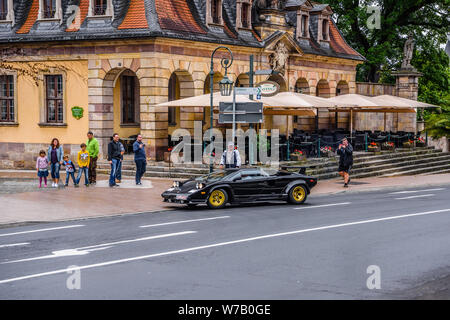 Deutschland, FULDA - Apr 2019: schwarzer Lamborghini Countach ist ein hinten Mitte - Motor, Hinterrad Sportwagen von der italienischen Automobilindustrie hergestellt Stockfoto