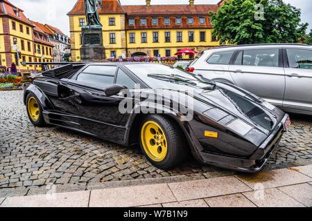 Deutschland, FULDA - Apr 2019: schwarzer Lamborghini Countach ist ein hinten Mitte - Motor, Hinterrad Sportwagen von der italienischen Automobilindustrie hergestellt Stockfoto
