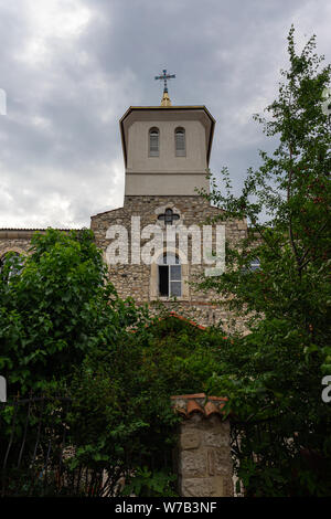 Fragment der Fassade der Kirche "ormition der Gottesgebärerin". Alte historische Stadt Nessebar. Bulgarien Stockfoto