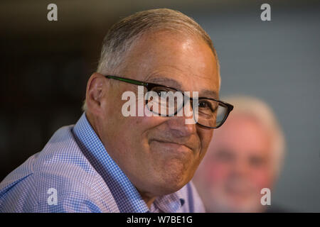 Reno, NV, USA. 5 Aug, 2019. Presidential candidate, reg. JAY INSLEE, hält eine Diskussion am runden Tisch mit Nevada Erhaltung Führern über die Klimakrise und die besonderen Herausforderungen, vor denen die Umwelt bei stateÃs Cathexes Architektur in Reno, Nevada, am Montag Nachmittag. Credit: Tracy Barbutes/ZUMA Draht/Alamy leben Nachrichten Stockfoto