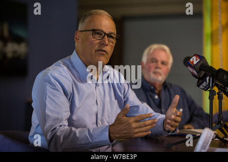 Reno, NV, USA. 5 Aug, 2019. Presidential candidate, reg. JAY INSLEE, hält eine Diskussion am runden Tisch mit Nevada Erhaltung Führern über die Klimakrise und die besonderen Herausforderungen, vor denen die Umwelt bei stateÃs Cathexes Architektur in Reno, Nevada, am Montag Nachmittag. Credit: Tracy Barbutes/ZUMA Draht/Alamy leben Nachrichten Stockfoto