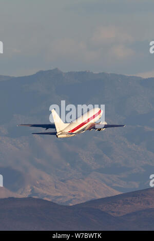 Boeing 737 Betrieben von Verteidigungsunternehmen EG&G (Janet Airlines) Arbeitnehmer vom und zum Transport der in hohem Grade geheimen und berühmten Area 51 Base am Groom Stockfoto