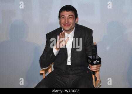 Us-amerikanischer Schauspieler und Sänger Ezra Miller besucht eine Pressekonferenz für seinen Film 'Justice League' in Peking, China, 27. Oktober 2017. Stockfoto