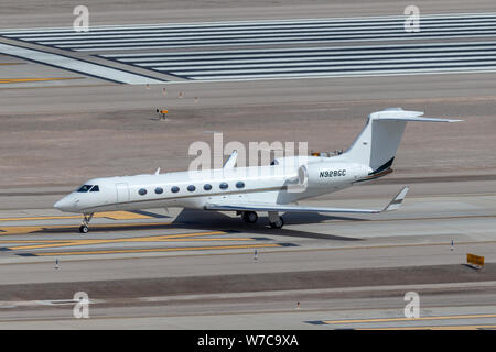 Gulfstream G550 Luxury Business Jet N 928 GC am McCarran International Airport in Las Vegas. Stockfoto