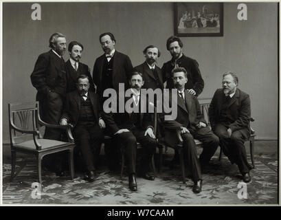 Mitglieder der literarischen Gruppe Sreda (Mittwoch), 1910. Künstler: Anonym Stockfoto