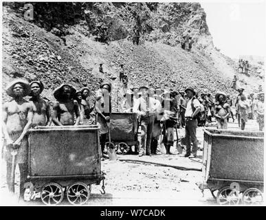 Jungen Zulu'' bei De Beers Diamond Mines, Kimberley, Südafrika, c 1885. Artist: Anon Stockfoto