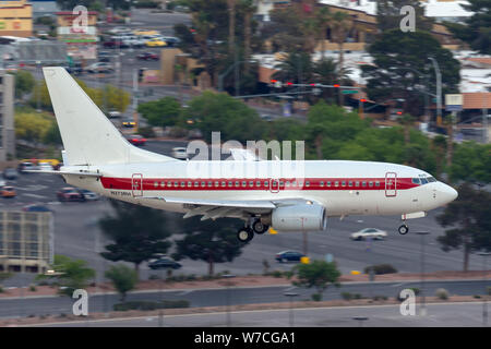 Boeing 737 Betrieben von Verteidigungsunternehmen EG&G (Janet Airlines) Arbeitnehmer vom und zum Transport der in hohem Grade geheimen und berühmten Area 51 Base am Groom Stockfoto