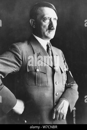Adolf Hitler (1889-1945) der deutsche Diktator, c 1935. Artist: Unbekannt Stockfoto