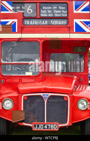 Vintage London Bus Nr. 6 Trafalgar Square