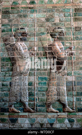 Relief, die Bogenschützen des Persischen Royal Guard, Palast von Darius I, Susa, c 500 v. Chr.. Artist: Unbekannt Stockfoto