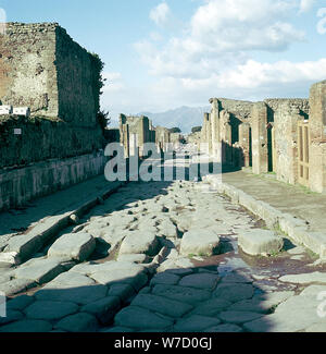 Eine Straße in der römischen Stadt Pompeji, Italien. Artist: Unbekannt Stockfoto