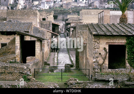 Römische huses von Herculaneum mit der modernen Häuser von Ercolano oben, Italien. Artist: Unbekannt Stockfoto