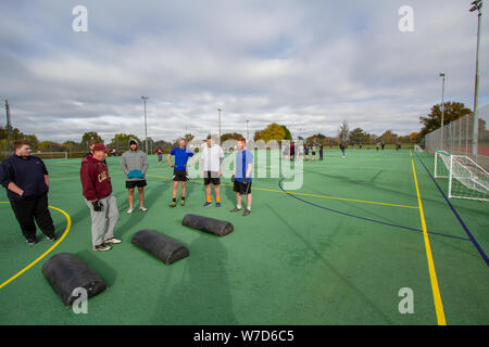 Anfängern wird bei British American Football team Ipswich Kardinäle trainierte Stockfoto