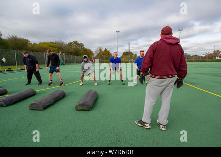 Anfängern wird bei British American Football team Ipswich Kardinäle trainierte Stockfoto