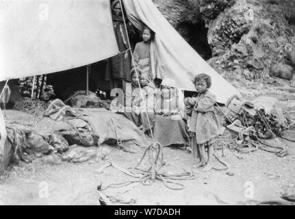 Hill Tribe Familie, Chakrata, 1917. Artist: Unbekannt Stockfoto