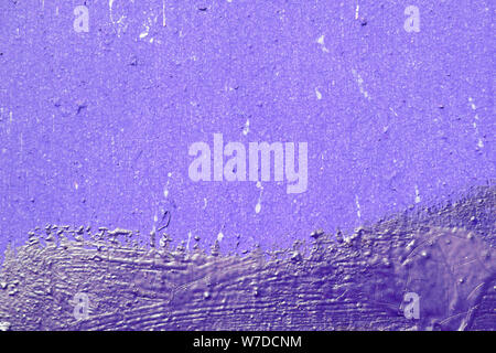 Textur eines alten bemalten Wand der violetten Farbe closeup. Zusammenfassung Hintergrund Stockfoto