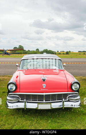 Alte klassische Ford Fairlane in einem Motor Show Stockfoto