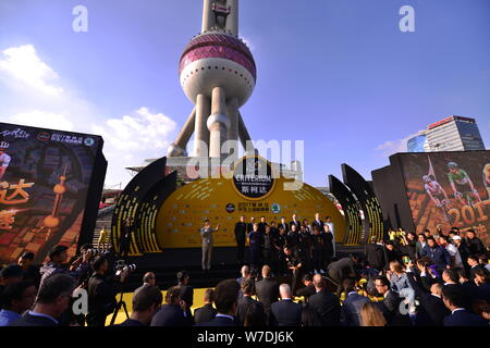 (Von vorne links) Deutsche Radrennfahrer Marcel Kittel, französischer Radrennfahrer Warren Barguil, ehemaliger spanischer Radprofi Alberto Contador, British Road Racing cyc Stockfoto