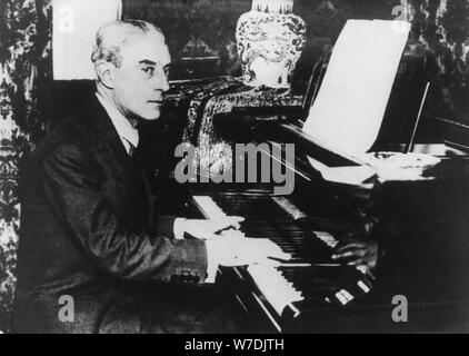 Maurice Ravel (1875-1937), französischer Komponist und Pianist, Anfang des 20. Jahrhunderts. Artist: Unbekannt Stockfoto