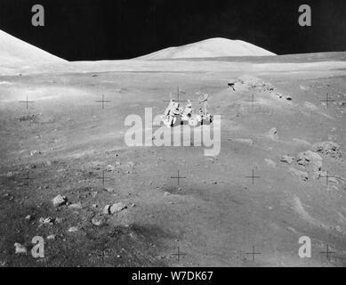 Lunarscape der Station 4, Harrison Schmitt bei der Lunar Roving Vehicle, 1972. Schöpfer: Unbekannt. Stockfoto