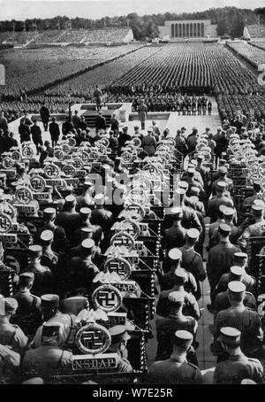 Adolf Hitler in seiner Rede auf der Kundgebung in Nürnberg, Deutschland, 1935. Artist: Unbekannt Stockfoto