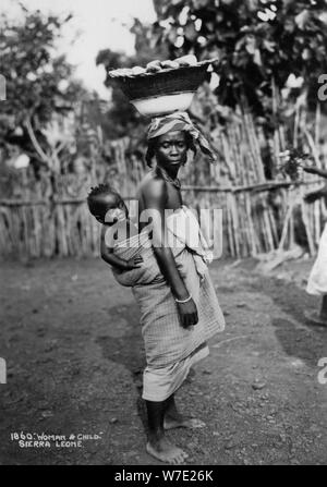 Frau und Kind, Sierra Leone, 20. Artist: Unbekannt Stockfoto