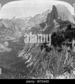 Mirror Lake, Half Dome und Wolken Rest, Yosemite Valley, Kalifornien, USA, 1902. Artist: Underwood & Underwood Stockfoto