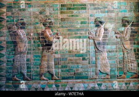 Persische Entlastung der Bogenschützen des Persischen Royal Guard. Artist: Unbekannt Stockfoto