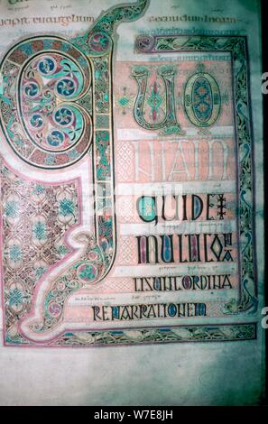 Erste Seite von St. Lukes Evangelium von der Lindisfarne Gospels, in Northumbria im 7 centu Artist: Unbekannt Stockfoto