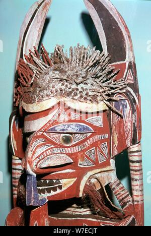 Leiter der Malanggan Abbildung, rot mit einem Körper bestimmt. Artist: Unbekannt Stockfoto