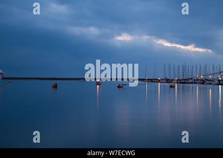 Landschaft: Italien, in der Toskana bei Sonnenuntergang Viareggio touristische Hafen Stockfoto