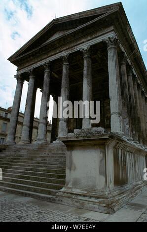 Maison Carree, die nur intakte Römische Tempel, 1. Jahrhundert v. Chr. Artist: Unbekannt Stockfoto