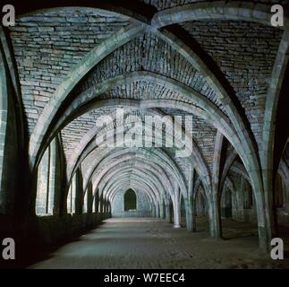 Die Gewölbe im cellarium von Fountains Abbey, aus dem 12. Jahrhundert. Artist: Unbekannt Stockfoto