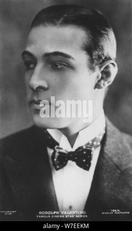 Rudolph Valentino (1895-1926), italienischer Schauspieler, bekannt als Valentino und auch eine frühe Pop ic Artist: J Beagles & Co. Stockfoto