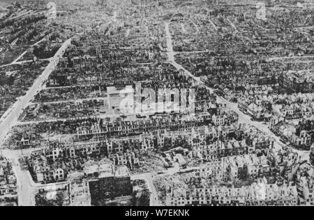 "Was haben britische Bomber an Bremen an der Weser", 1945. Künstler: unbekannt. Stockfoto