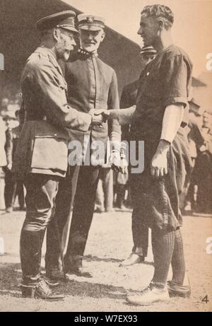 "Baseball, das Nationalspiel der Vereinigten Staaten, wurde von amerikanischen Truppen während in England gespielt. T-Künstler: unbekannt. Stockfoto