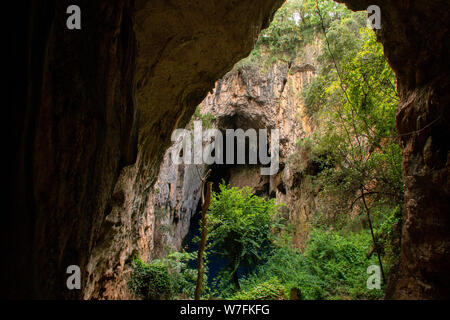 Chinhoyi Höhlen, Simbabwe. Kalkstein und Dolomit Höhlen liegt etwa 9 Kilometer nordwestlich von Chinhoyi Stockfoto